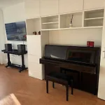 Piano Apartment *